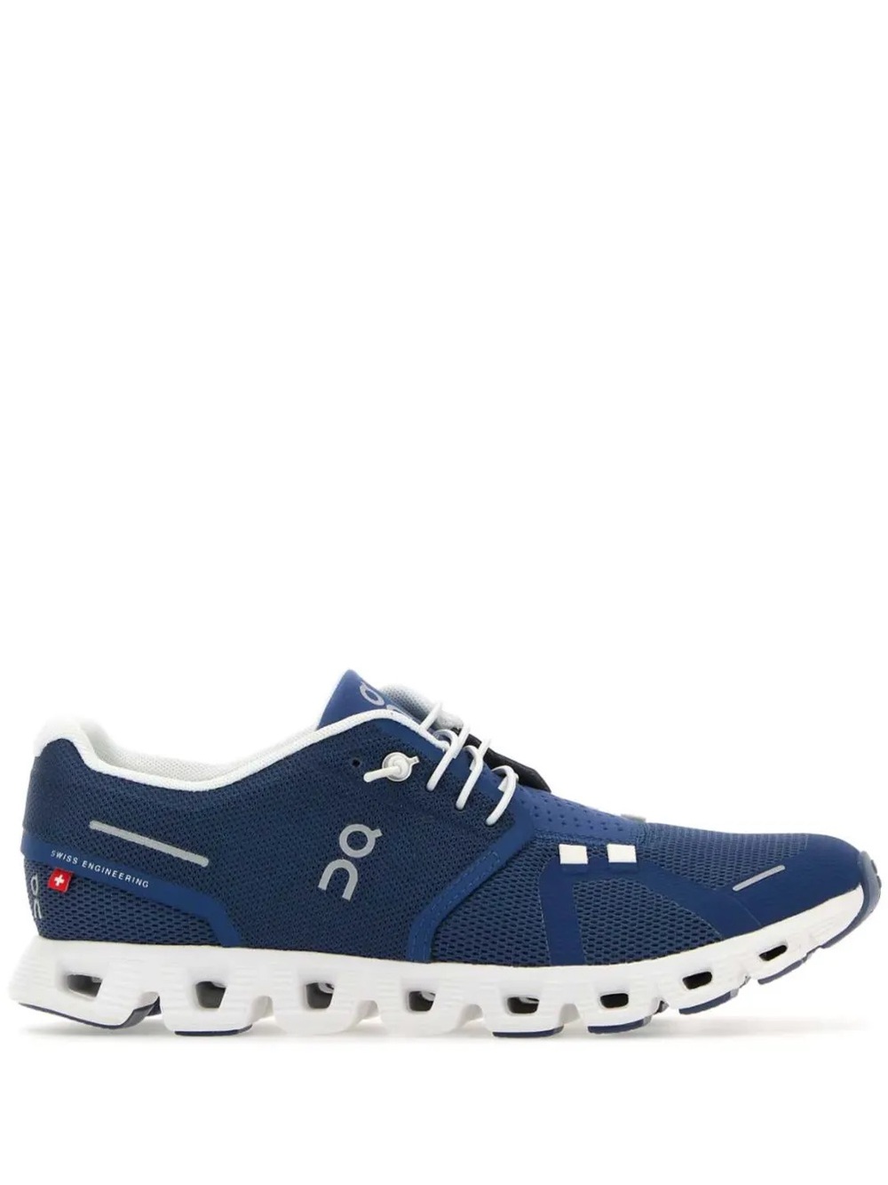 On cloud 5 running shoes in blue and white athletic activewear size 8